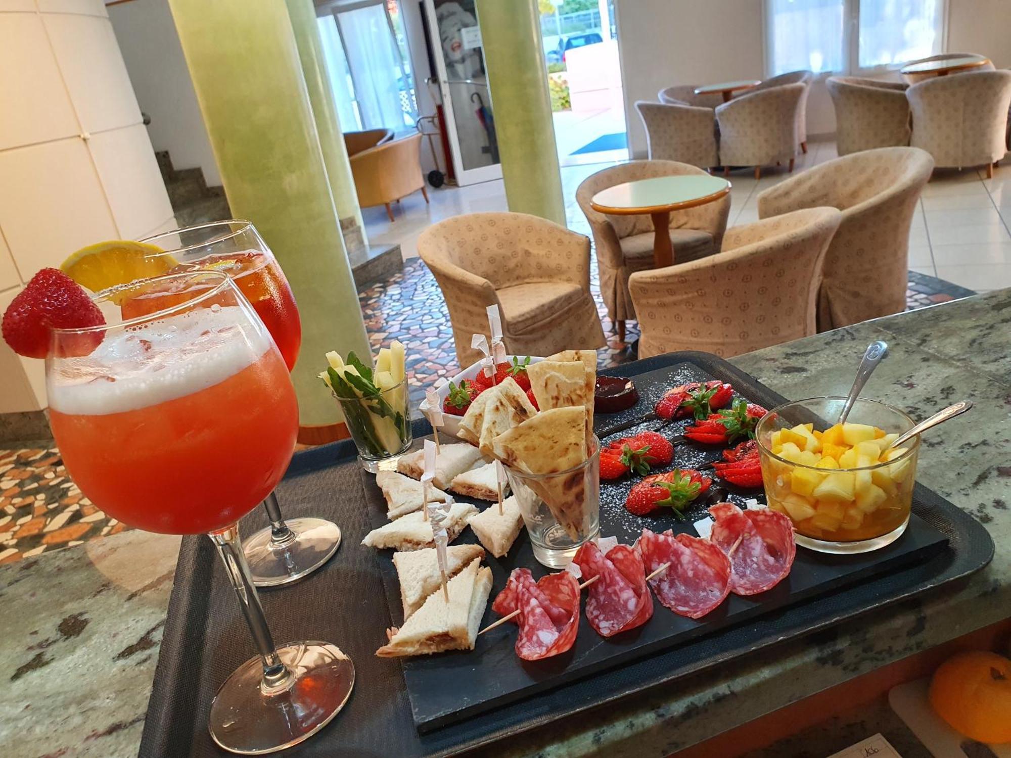 Dependance Hotel Marina Риччоне Экстерьер фото